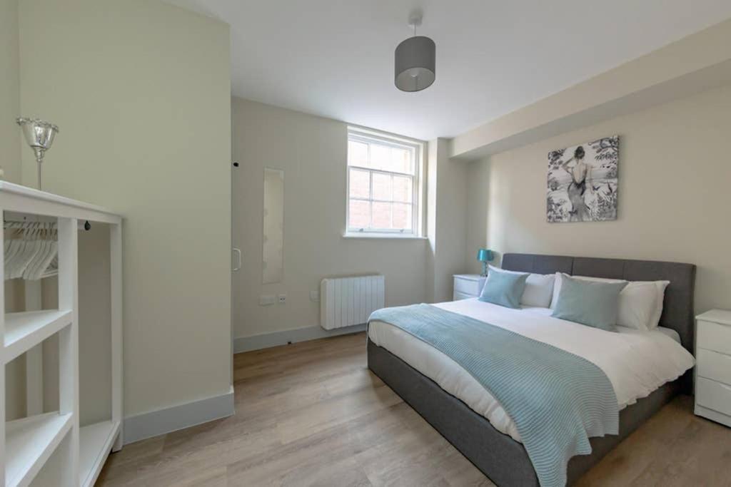 Hereford City Centre - Apartment 4, Isabella House - Modern Apartment In The Heart Of The City - Sleeps 4 Guests - Hosted By Rentmyhouse Zewnętrze zdjęcie